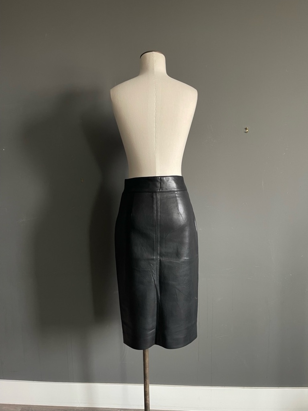 Babaton Vegan Leather Pencil Skirt Black Minimalist Slit Quiet Luxury Capsule - Picture 3 of 5